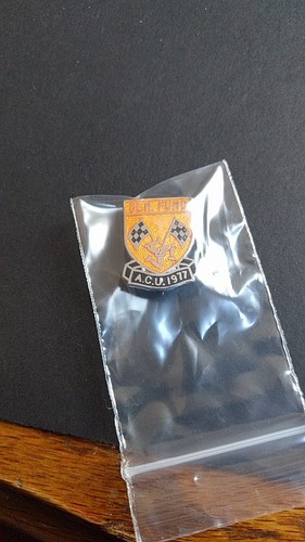 Isle man badge 1977 - badge, new