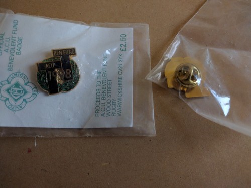 Isle man badge 1998 - man,